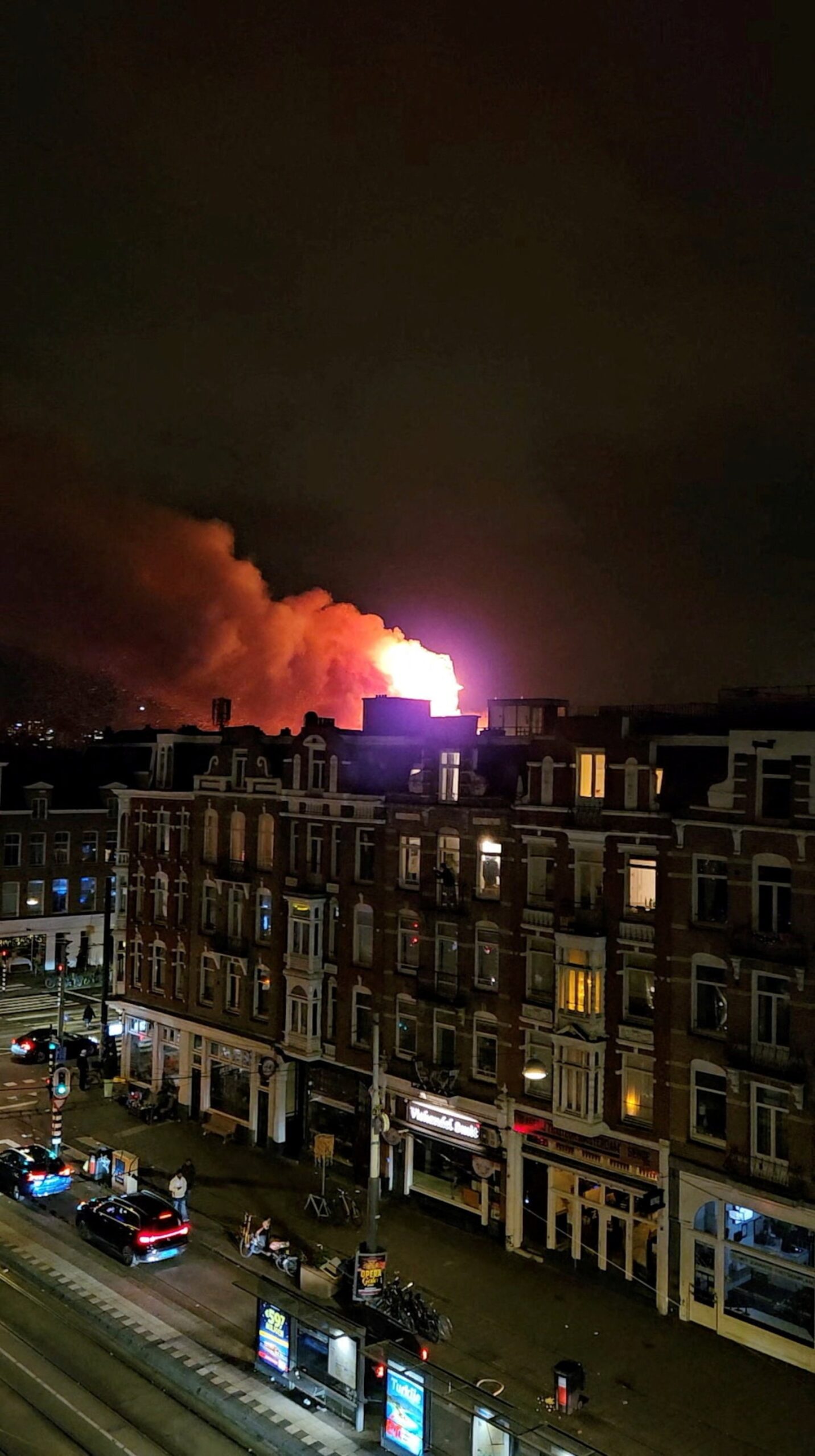 Amsterdam Fire Today: Emergency Crews Battle Large Blaze in City Center as Authorities Urge Residents to Avoid Area Near Major Infrastructure