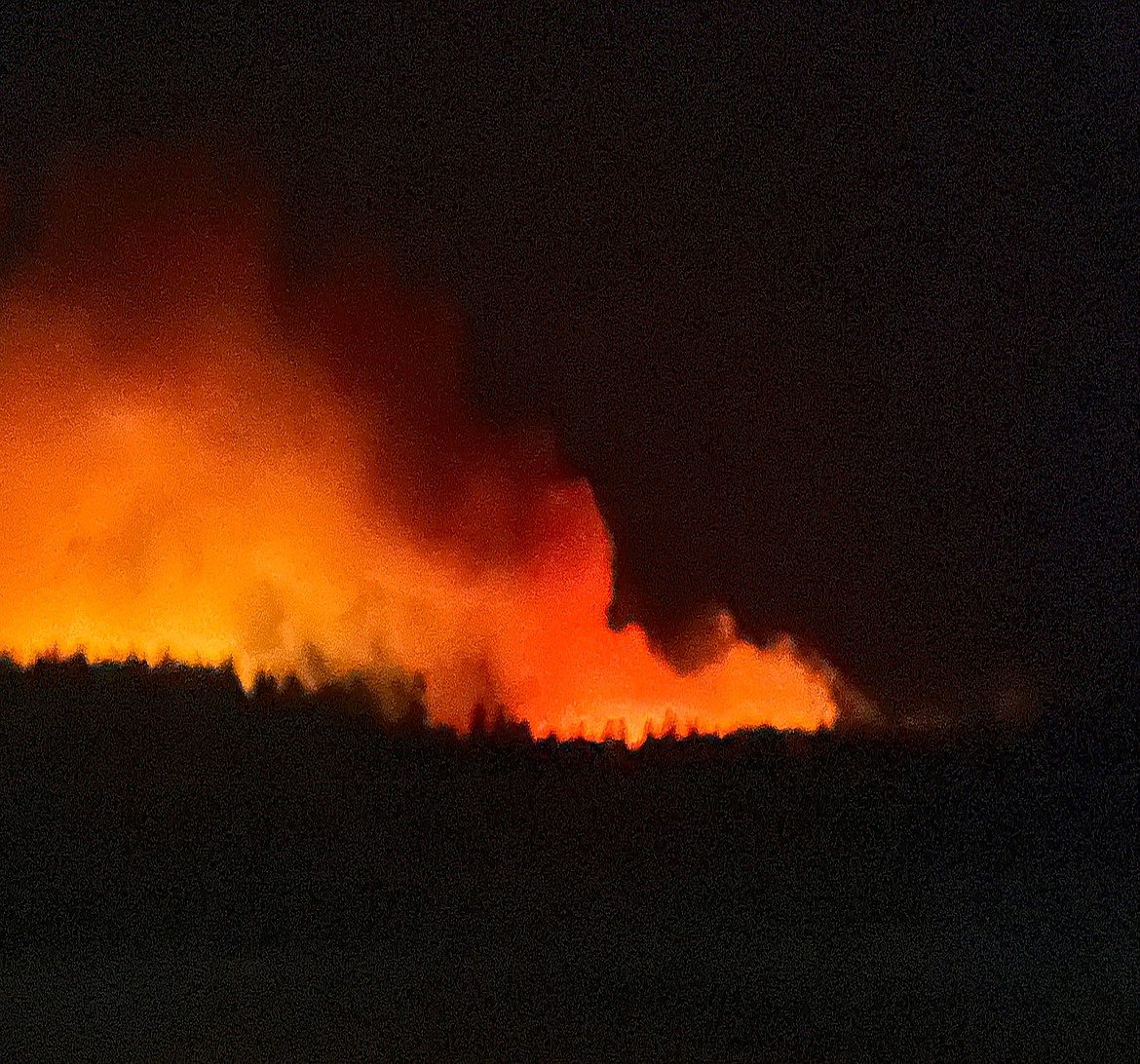 Turner Hill Fire Today: Crews Battle Intense Blaze Near Major Landmarks as Officials Urge Local Residents to Evacuate Immediate Vicinity for Public Safety